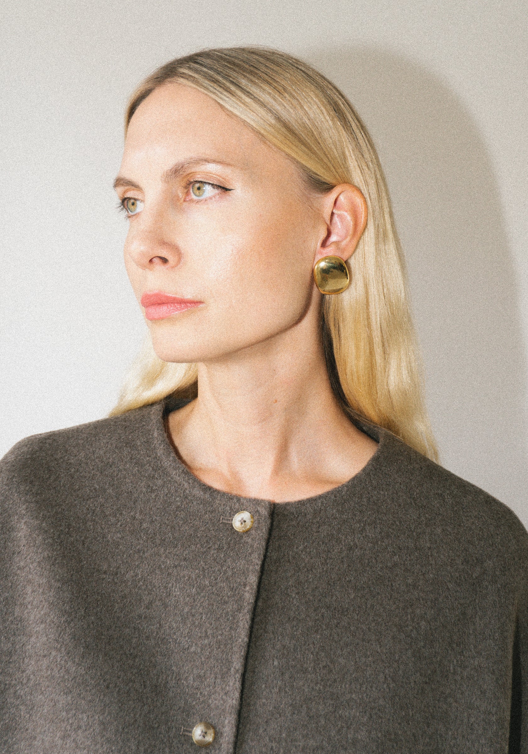 Blowblow Earrings Small in Gold - Image 7