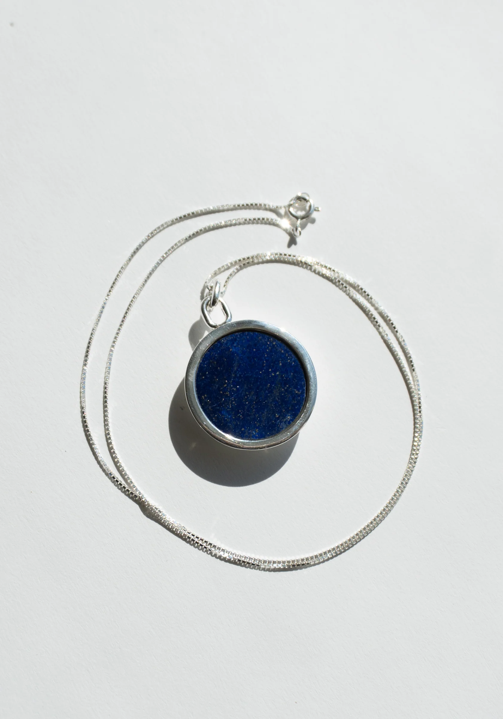 Silver Nouveau Réalisme Necklace in Lapis - Image 8