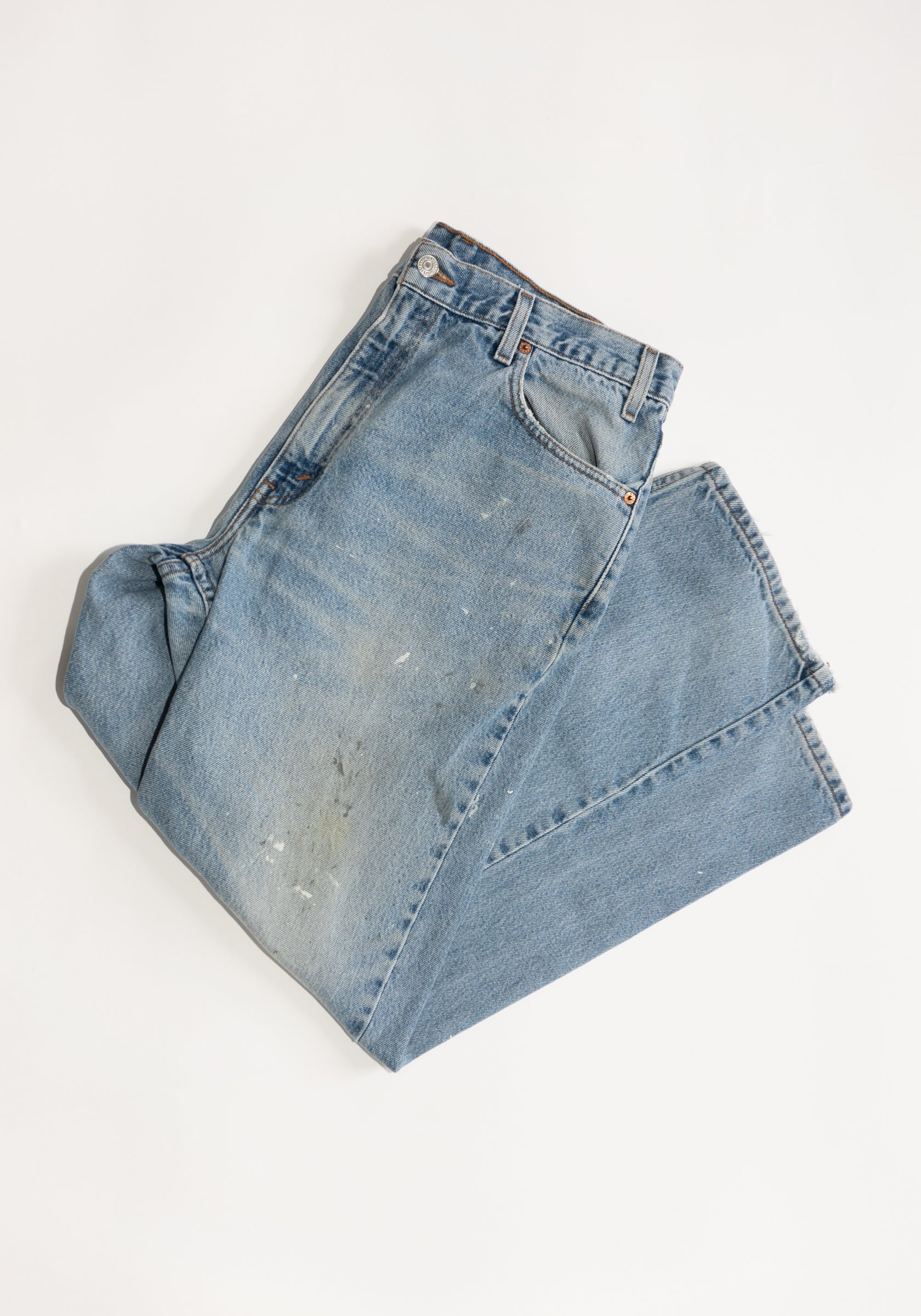 Vintage Mid Wash 505 Levi's Jeans with Paint Splatter - Image 3